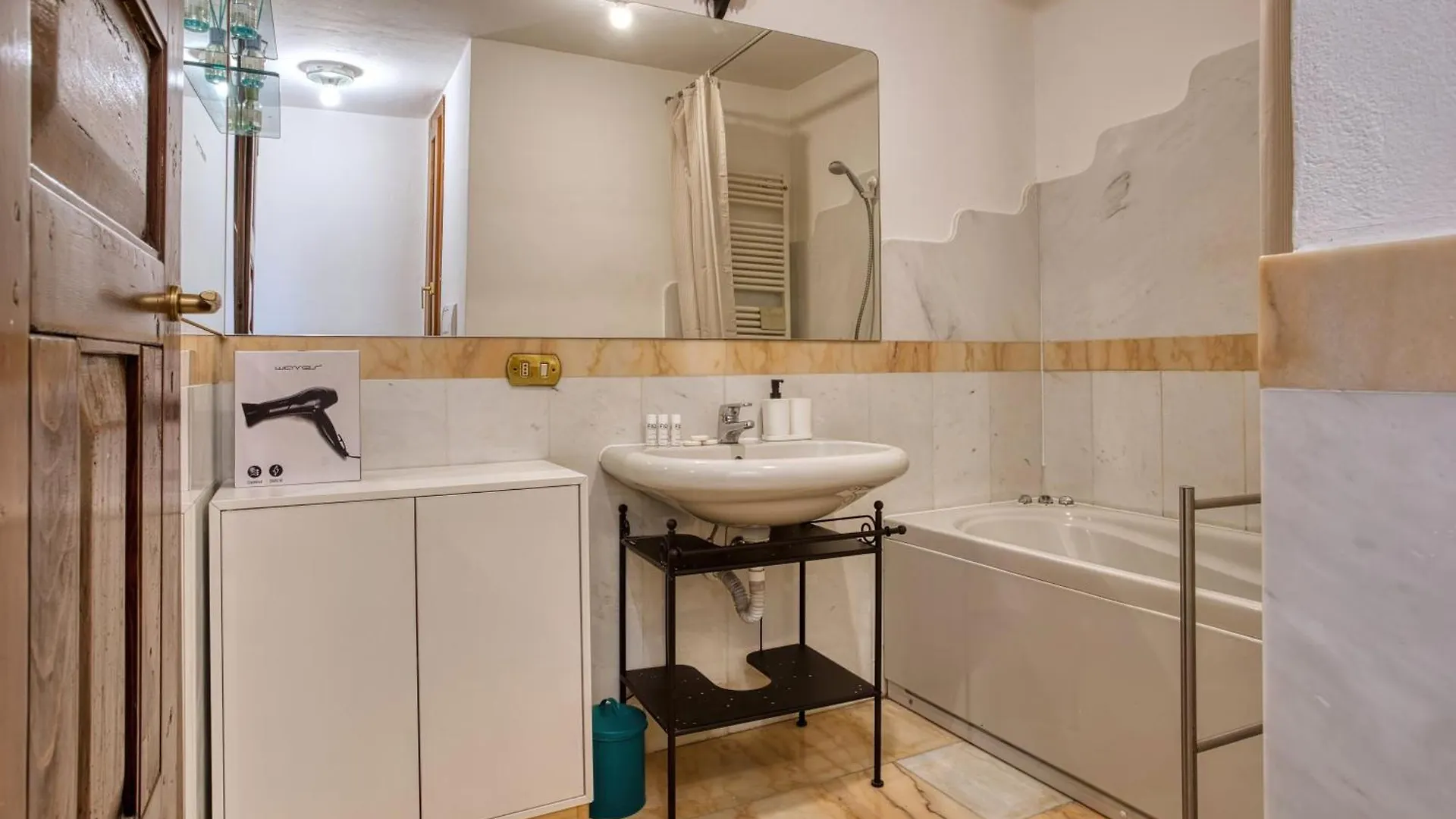 Apartament Joivy Spacious Flat, Excellent City Centre Access Mediolan