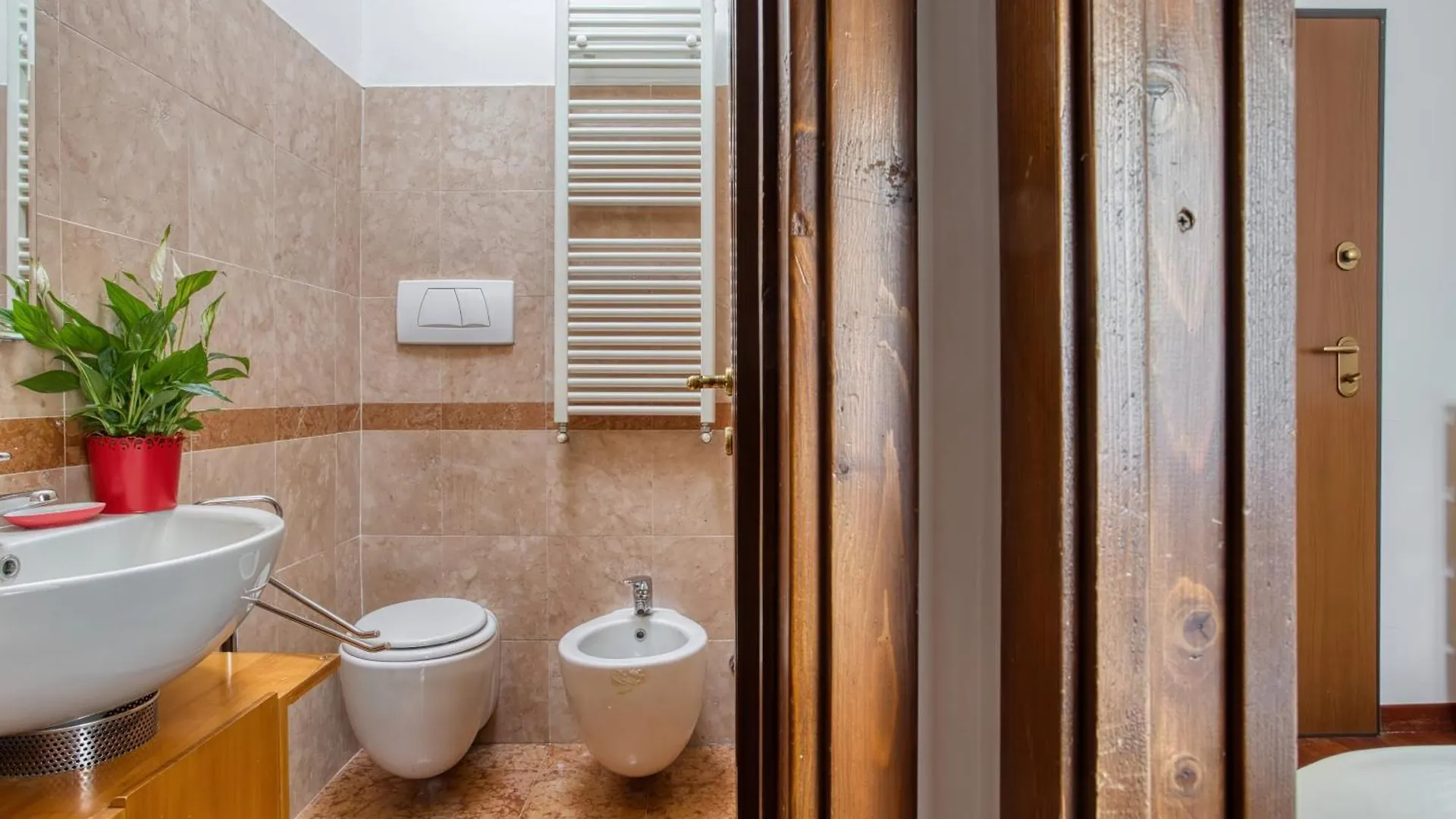 Joivy Spacious Flat, Excellent City Centre Access Mediolan